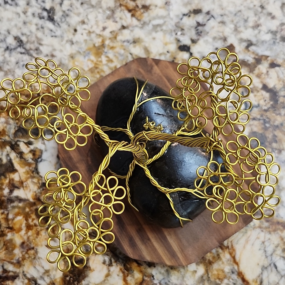 Gold wire Tree - Picture 5 of 7